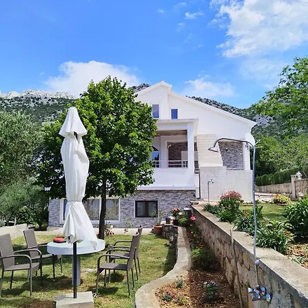 Josip Appartamento Starigrad Paklenica